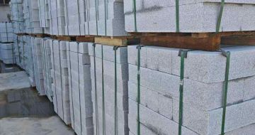 包头芝麻白路牙石，路侧石