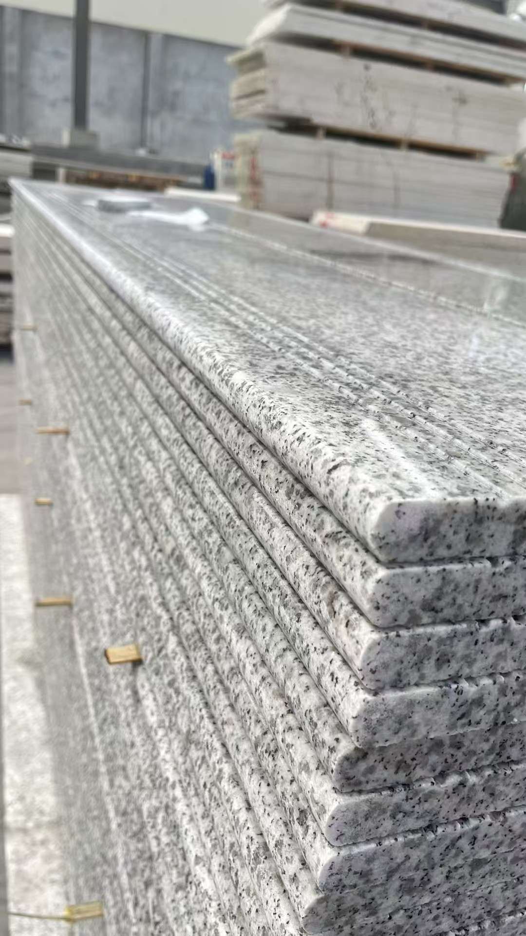 包头芝麻白楼梯踏步 花岗岩楼梯板材