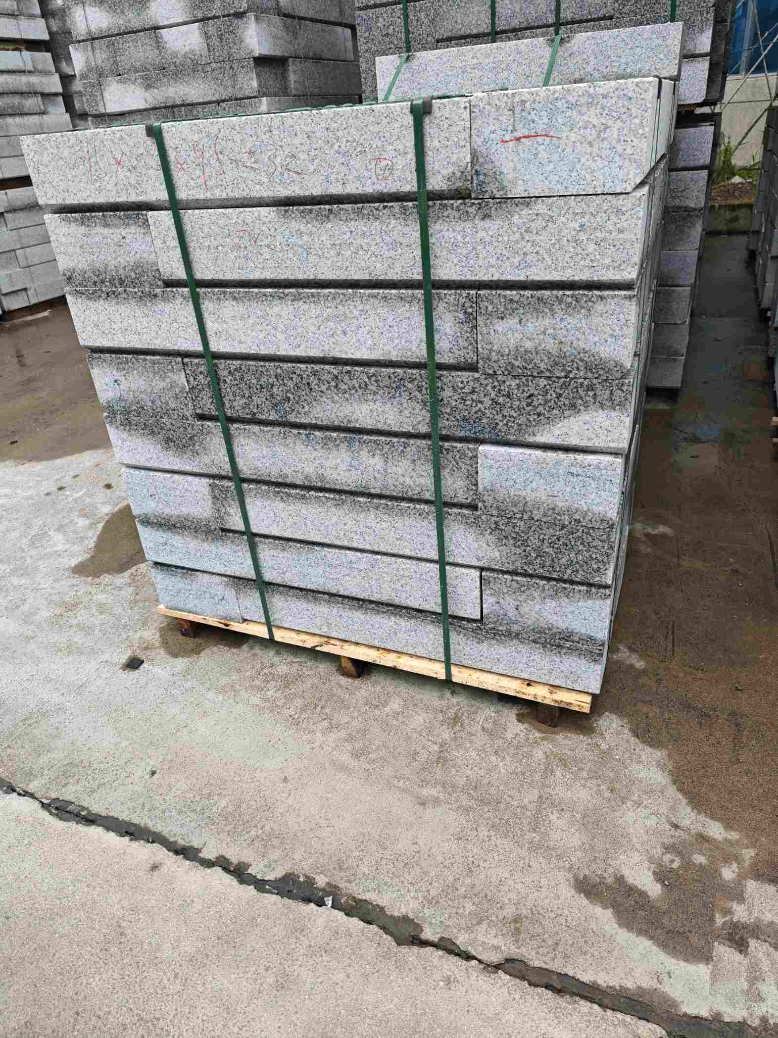 包头芙蓉白路牙石，马路牙子