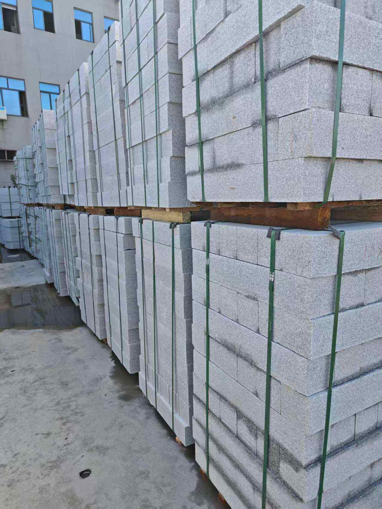 包头芝麻白路牙石，路侧石